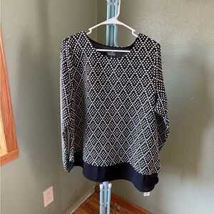 Croft & Barrow Black and White Geometric Sweater
Size XL.